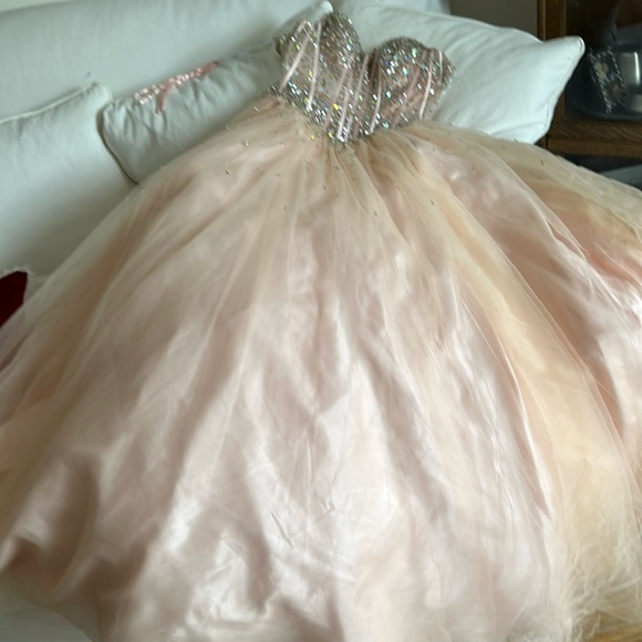 Sweetheart sheer sequin bodice with full tulle bottom - Picture 3 of 7
